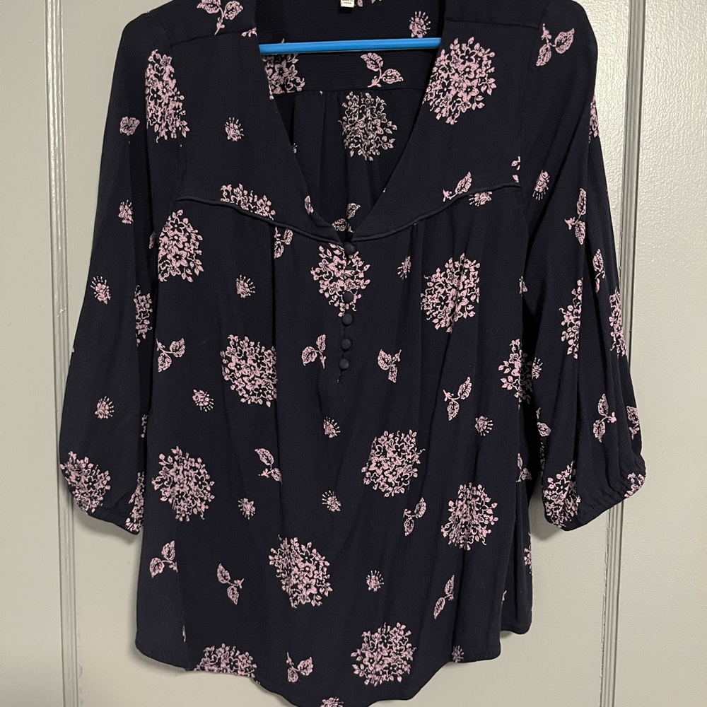 Skies Are Blue 3/4 Sleeve Pleated Blouse in Blue